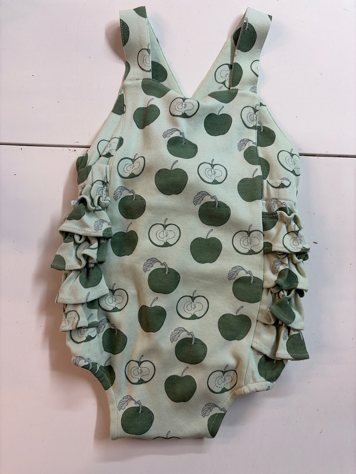 2t Kate Quinn BNWT green apple romper with ruffles