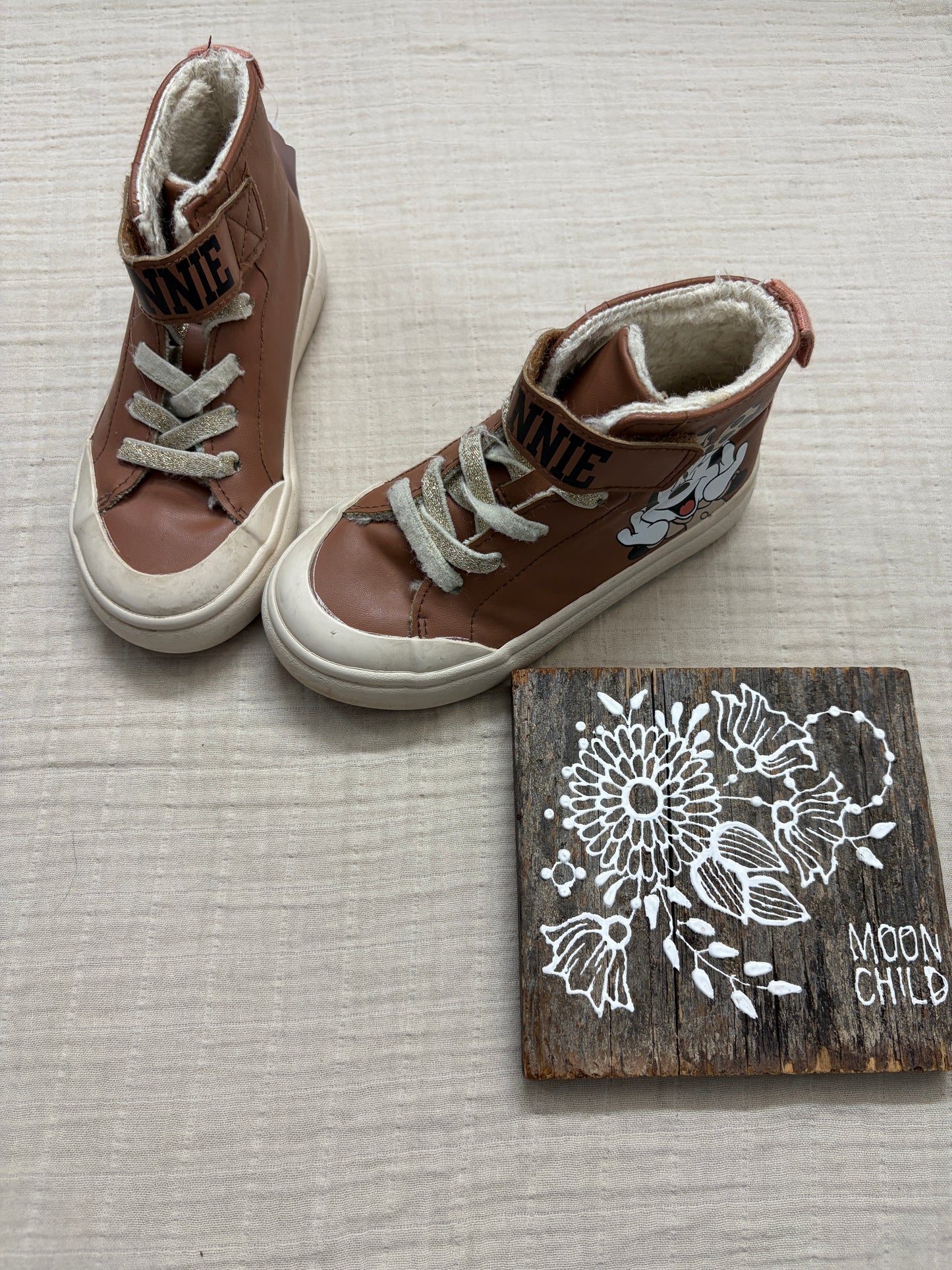 Zara HTF Minnie high tops size 9