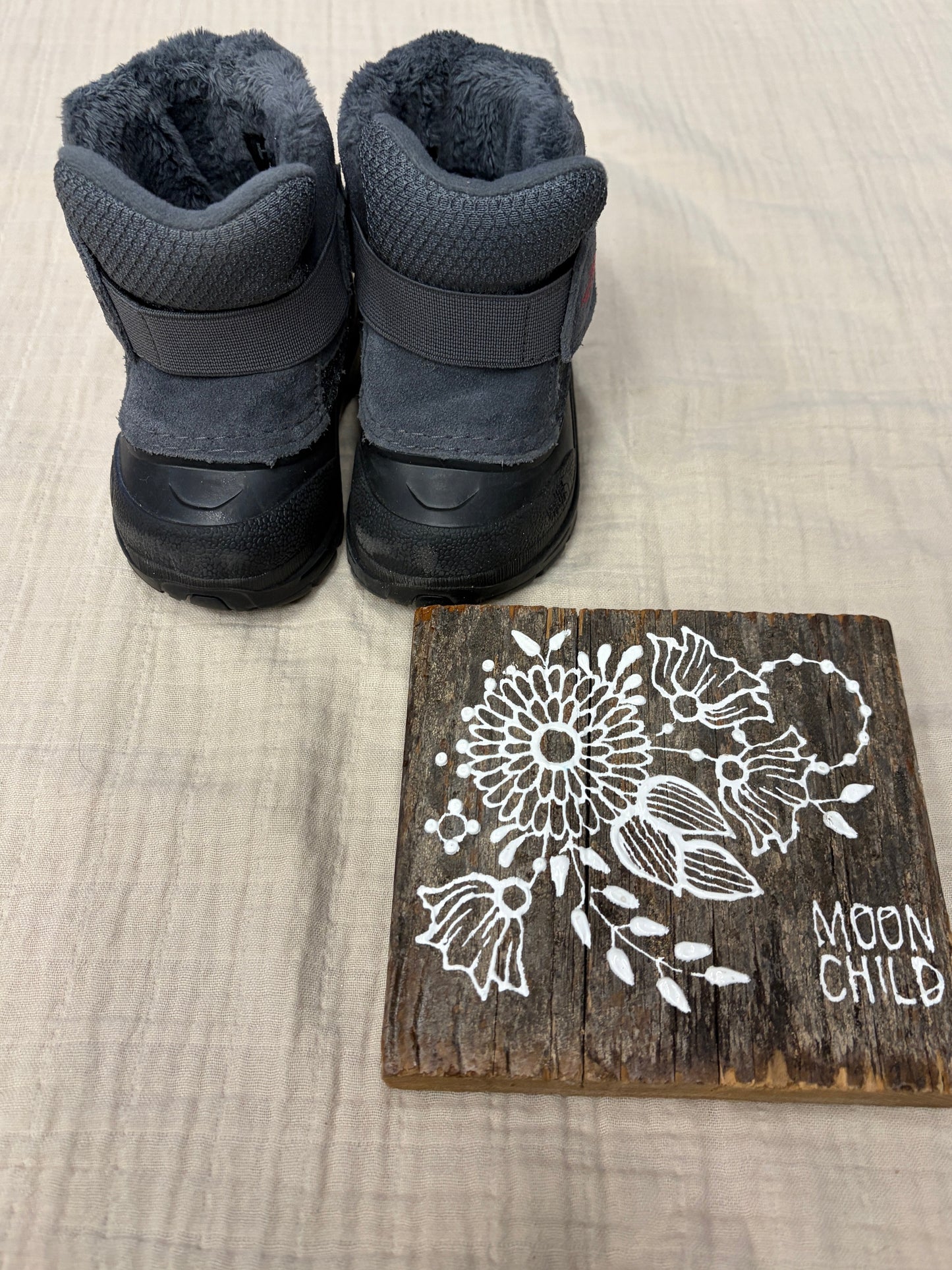 The Northface snow boots size 4