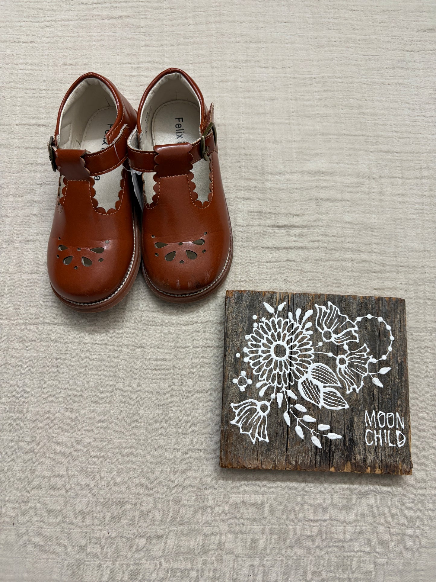 Felix and Flora brown t-strap shoes size 8