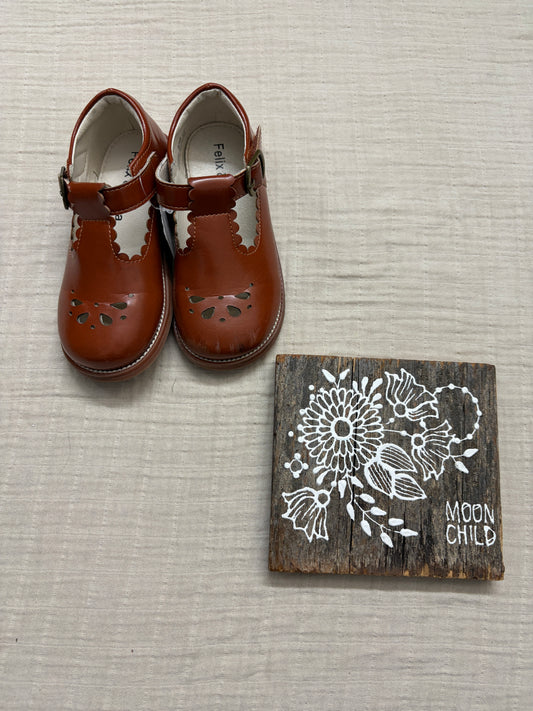 Felix and Flora brown t-strap shoes size 8