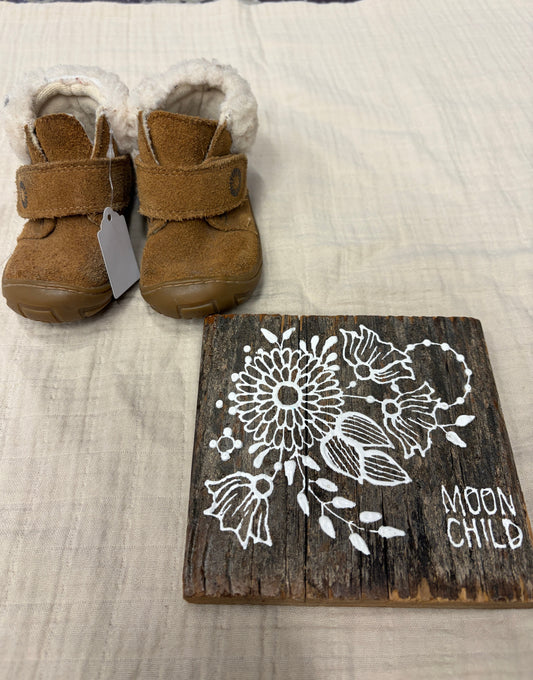 UGG winter boots size 4