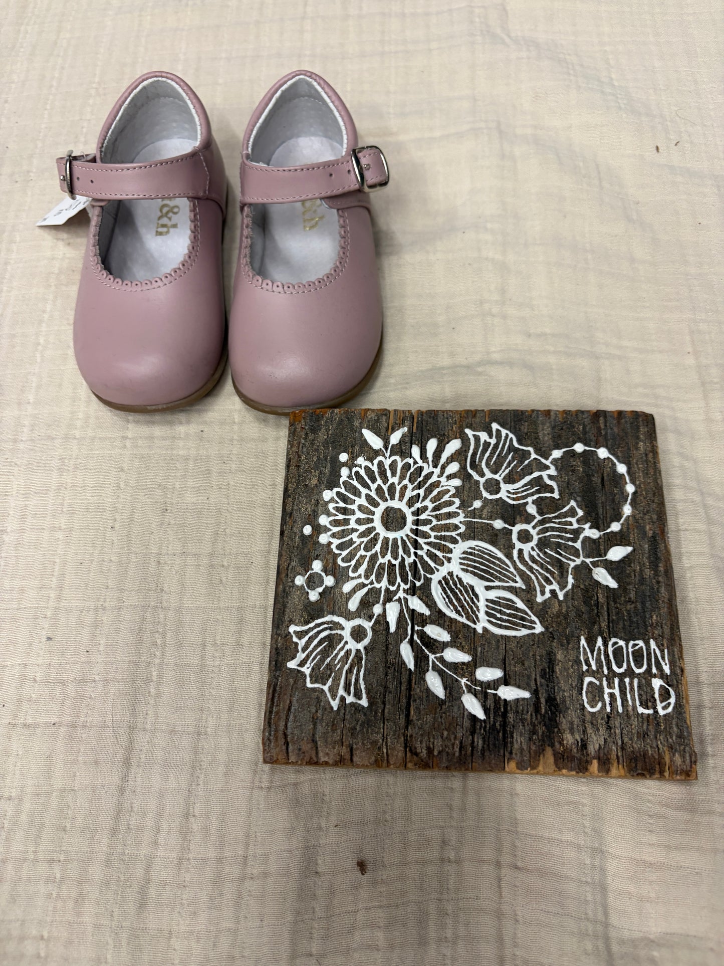 m&h size 5.5 pink Mary Jane’s