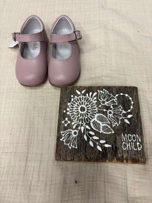 m&h size 5.5 pink Mary Jane’s