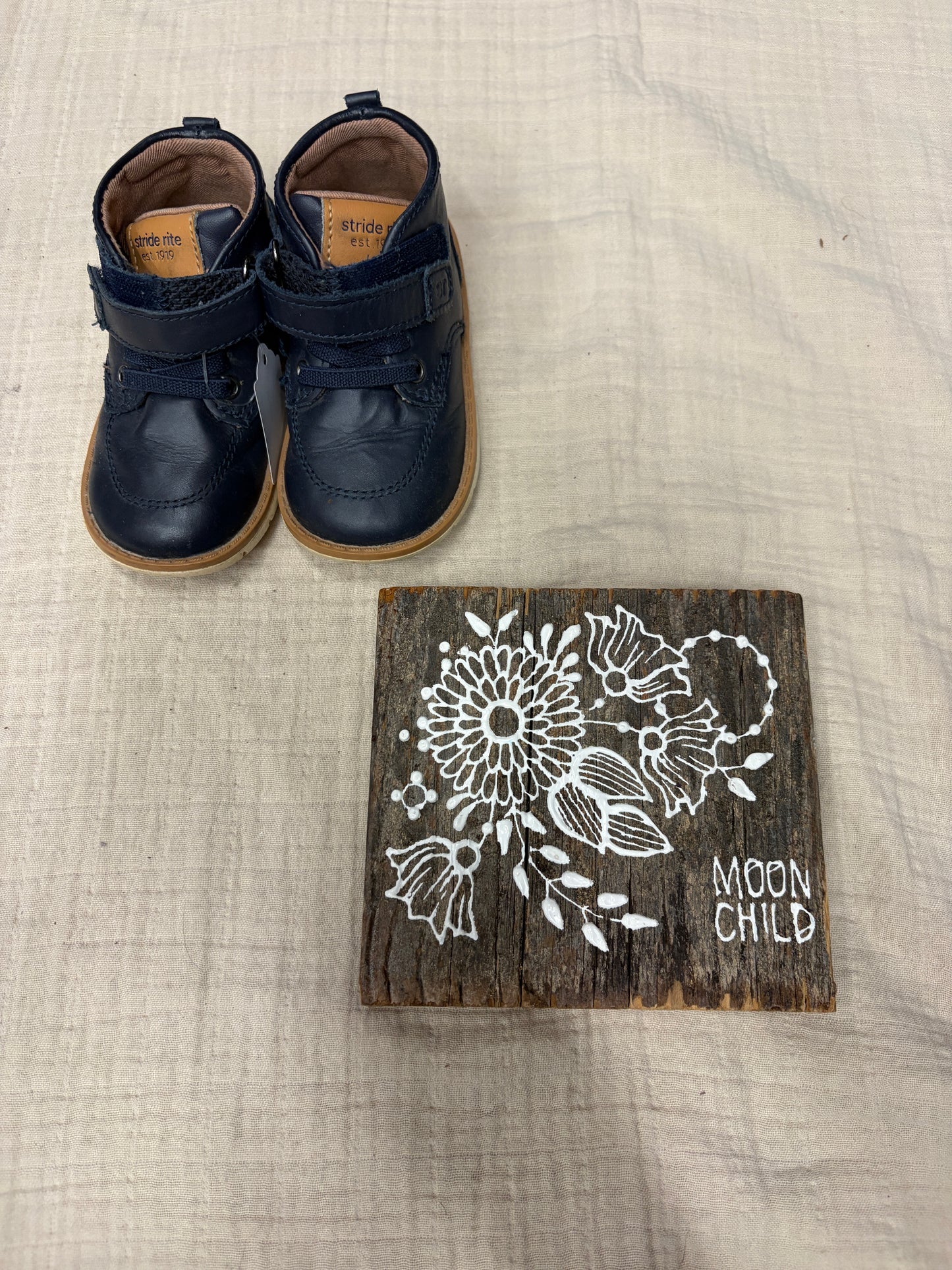 Stride rite navy leather boots size 5